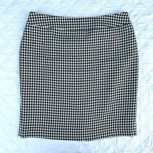 Vintage Evan Picone Petite Houndstooth Pencil Skirt